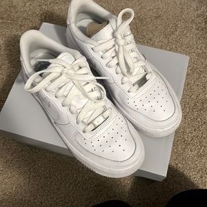 White AirForce 1